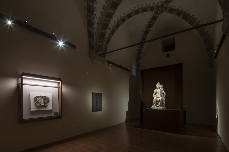 sala con Madonna del Melograno